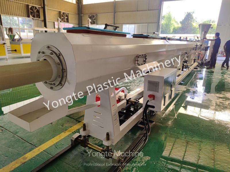 Die 200-mm-PVC-Rohrextrusionsmaschine von Yongte wurde erfolgreich getestet und inspiziert