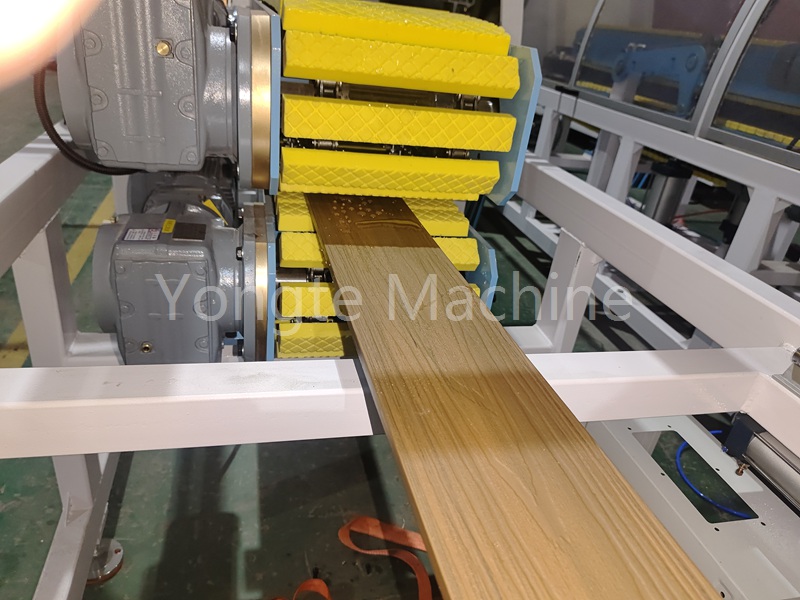Yongte Plastic Machinery beschlagnahmt den hohen Boden des aus Übersee Holzplastikmarkts mit kohlenstoffarmen Technologie