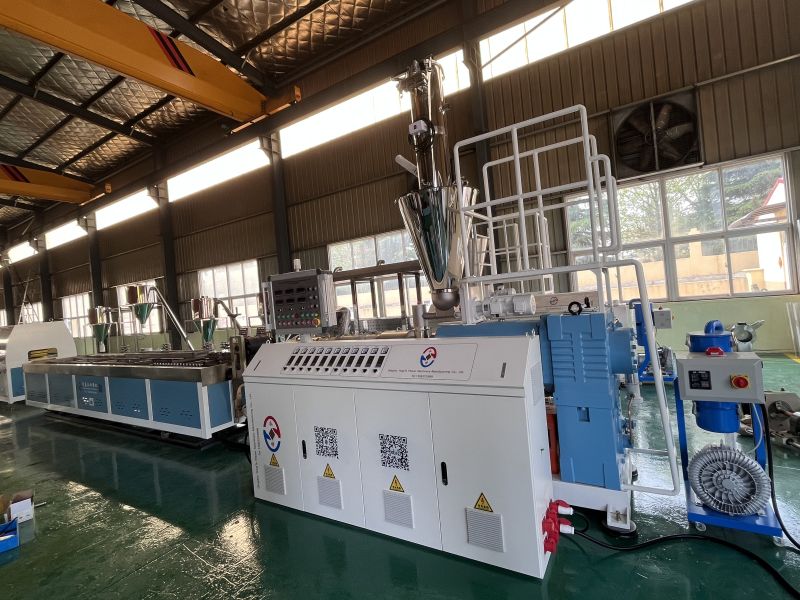 Wie kann man den Energieverbrauch der WPC -Extrusionsmaschine reduzieren?