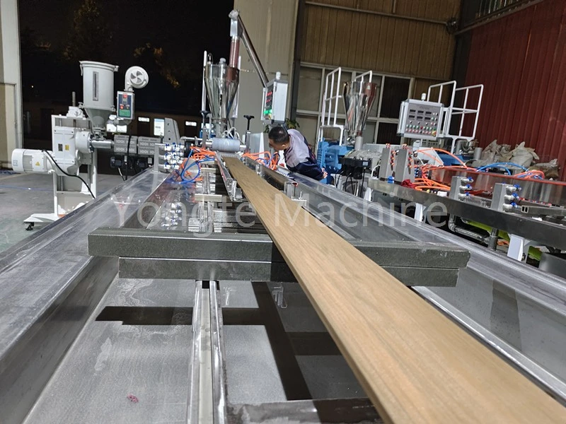 Yongte WPC Decking Produktionswerk wurde erfolgreich in Indianer installiert