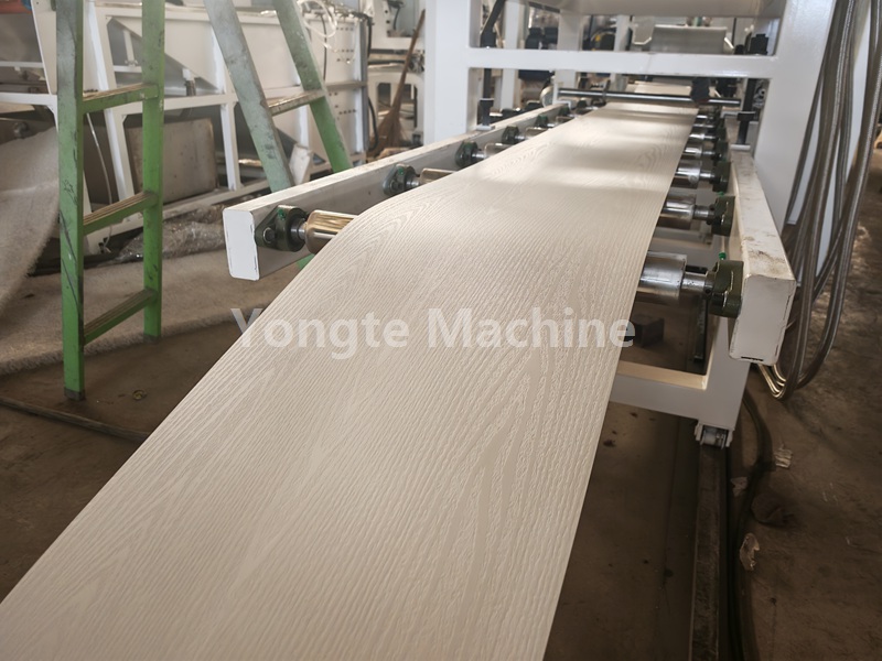 LVT-Bodenmaschine erfolgreich getestet