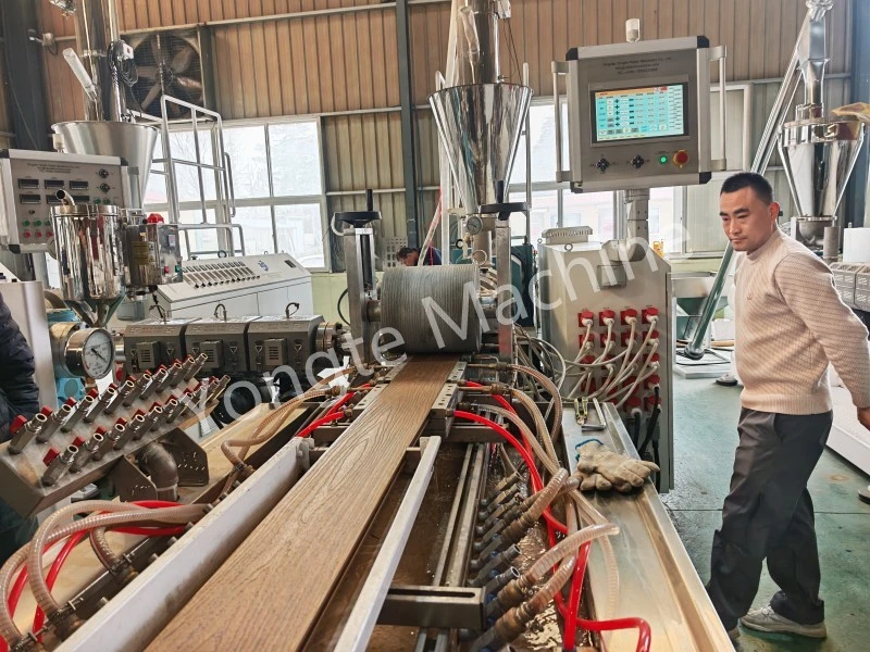 Stabiler Betrieb unserer WPC-Terrassendielenmaschine