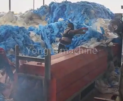 Plastikfilmverschwendung Recyclingmaschine Herstellung von Plastiktank