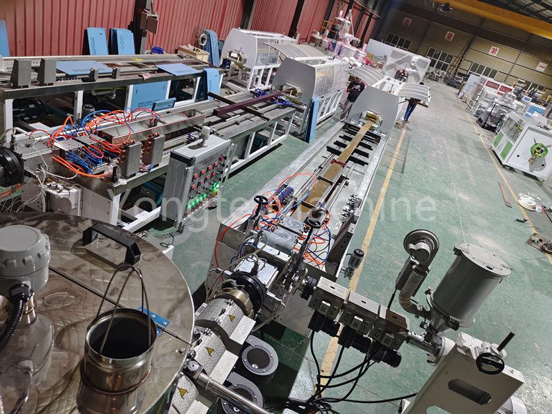Yongte Wood Plastic Zusammensetzungsmaschine WPC -Produktionsfluss