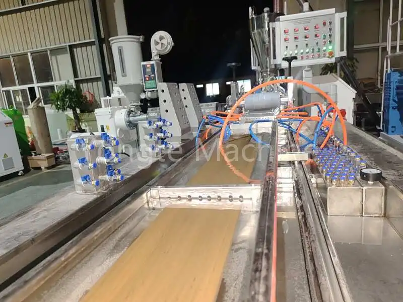 Yongte Wood Plastic Machine zum Verwandeln von Filmverschwendung in grüne Baumaterialien