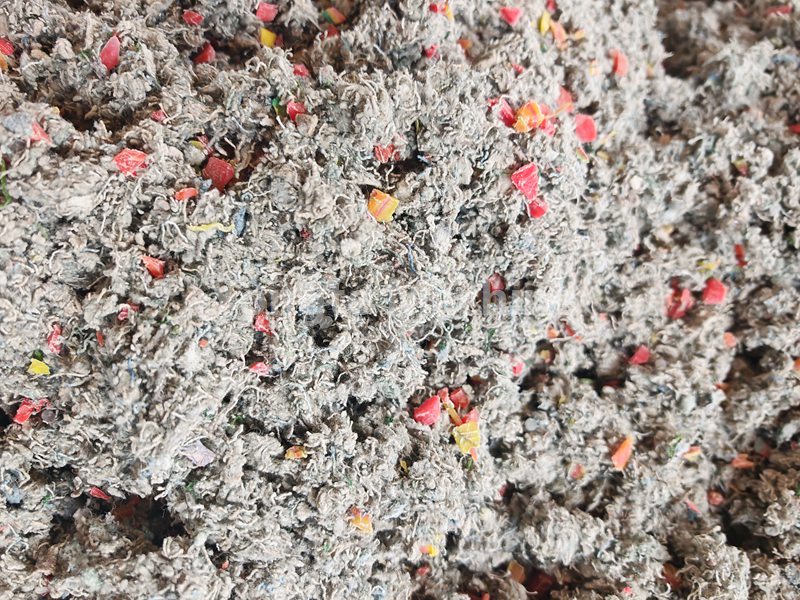 Yongte bringt innovative WPC-Terrassendielenmaschine auf den Markt, die Abfallkleidung in umweltfreundliche Baumaterialien umwandelt