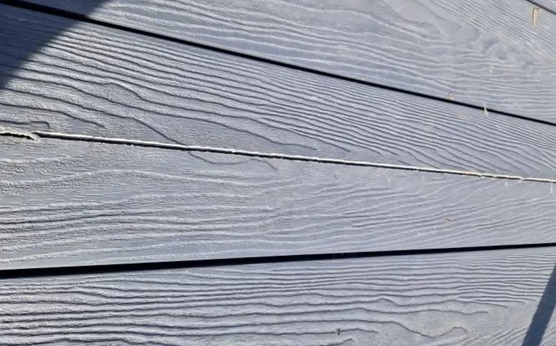 Grund für Risse in WPC-Terrassendielen