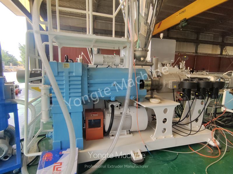 Konische Doppelschneckenextrudermaschine