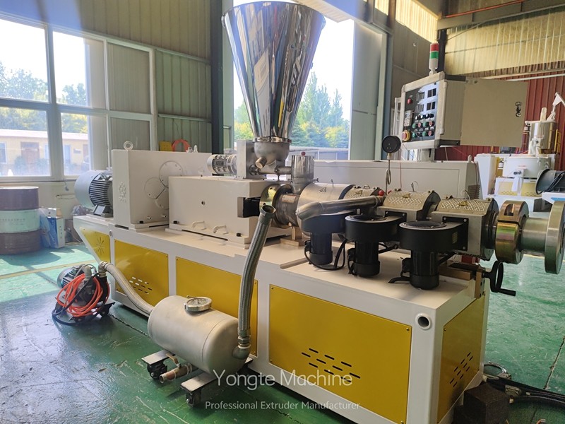 Konischer Twin-Screw-Extruder mit CE-Zertifikat