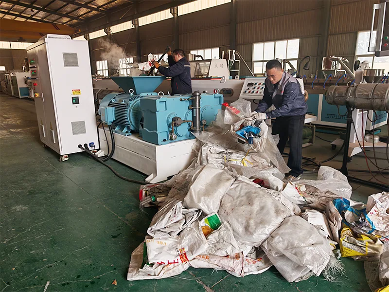 Kundenspezifische Yongte-Lösung für das Recycling und Upcycling von Kunststoffabfällen für einen afrikanischen Kunden